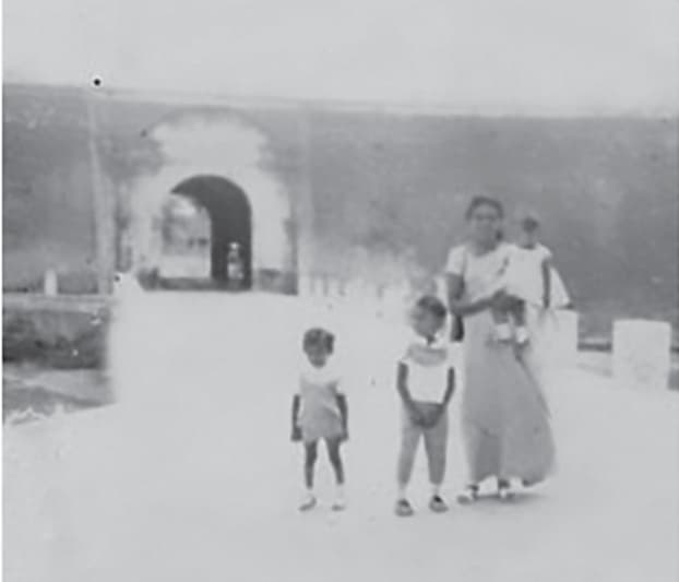 Photograph 008 from Beyond Rank