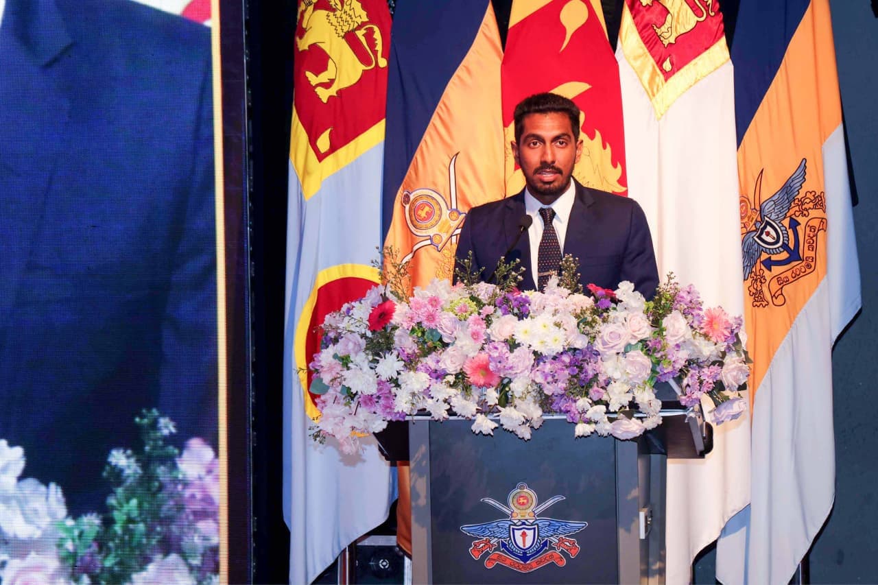 Malik Peiris, son of Major General Milinda Peiris, delivering the Vote of Thanks.