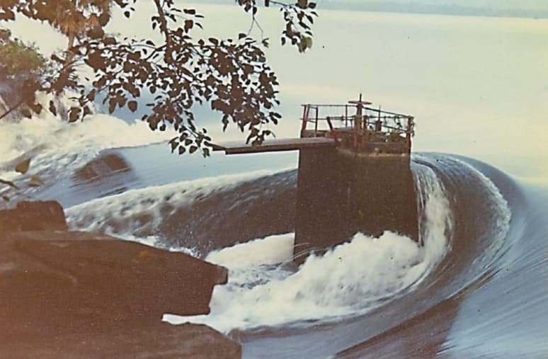 Kantale Tank bund breach, 1986